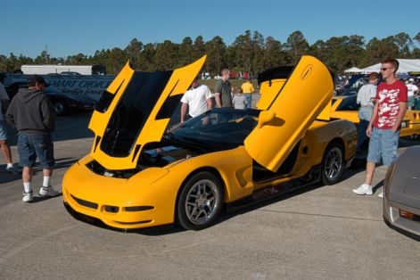 corvette_with_ferrarie_doors.jpg